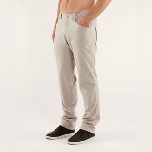 Lululemon Mission Pant, Size 34